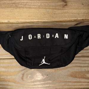 Air Jordan Jumpman Men’s Black Crossbody Bag (OS)